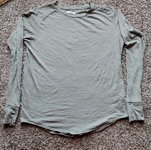 We The Free Women’s Long Sleeve Shirt Olive Green Medium Thumbholes  Roomy